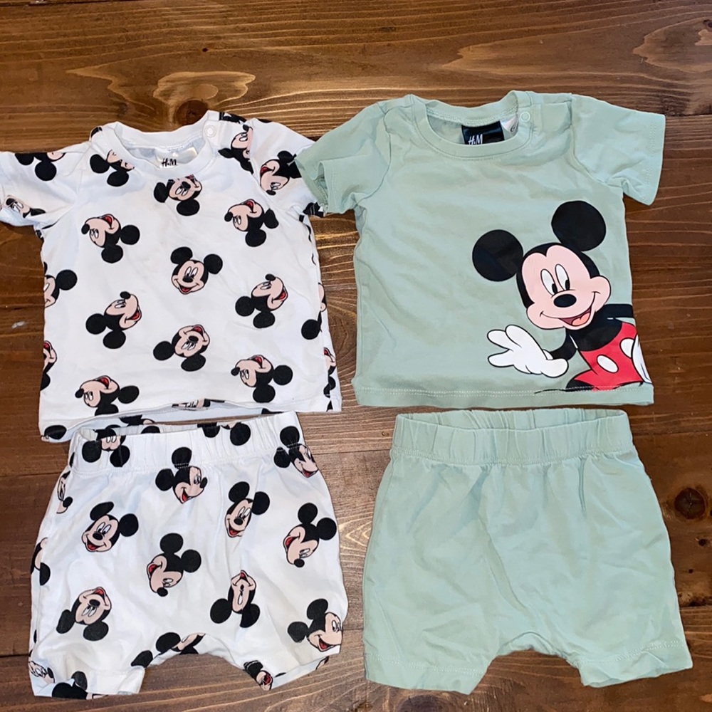 2 outfit Mickey Mouse set🎉🎉Host Pick🎉🎉